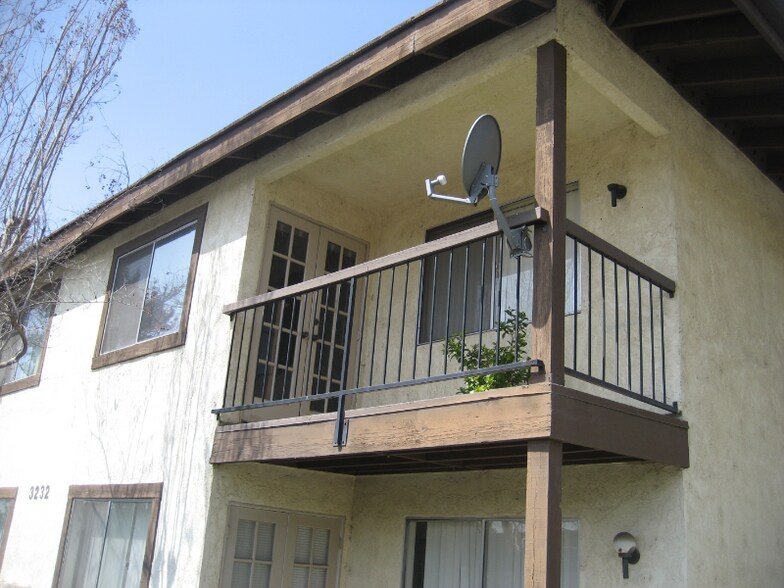 Building Photo - 3232 Little Mountain Dr