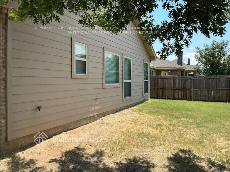 Building Photo - 1336 Red River Dr