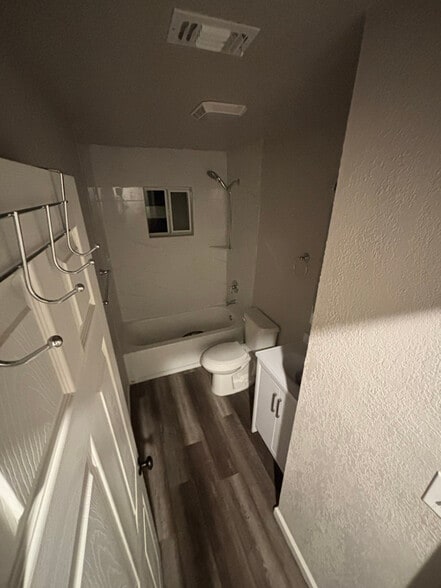 Building Photo - 822 Maple St