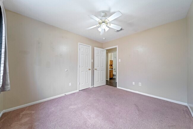 Building Photo - 7530 Alderly Dr