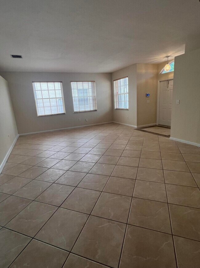Building Photo - 315 NW 158th Ln