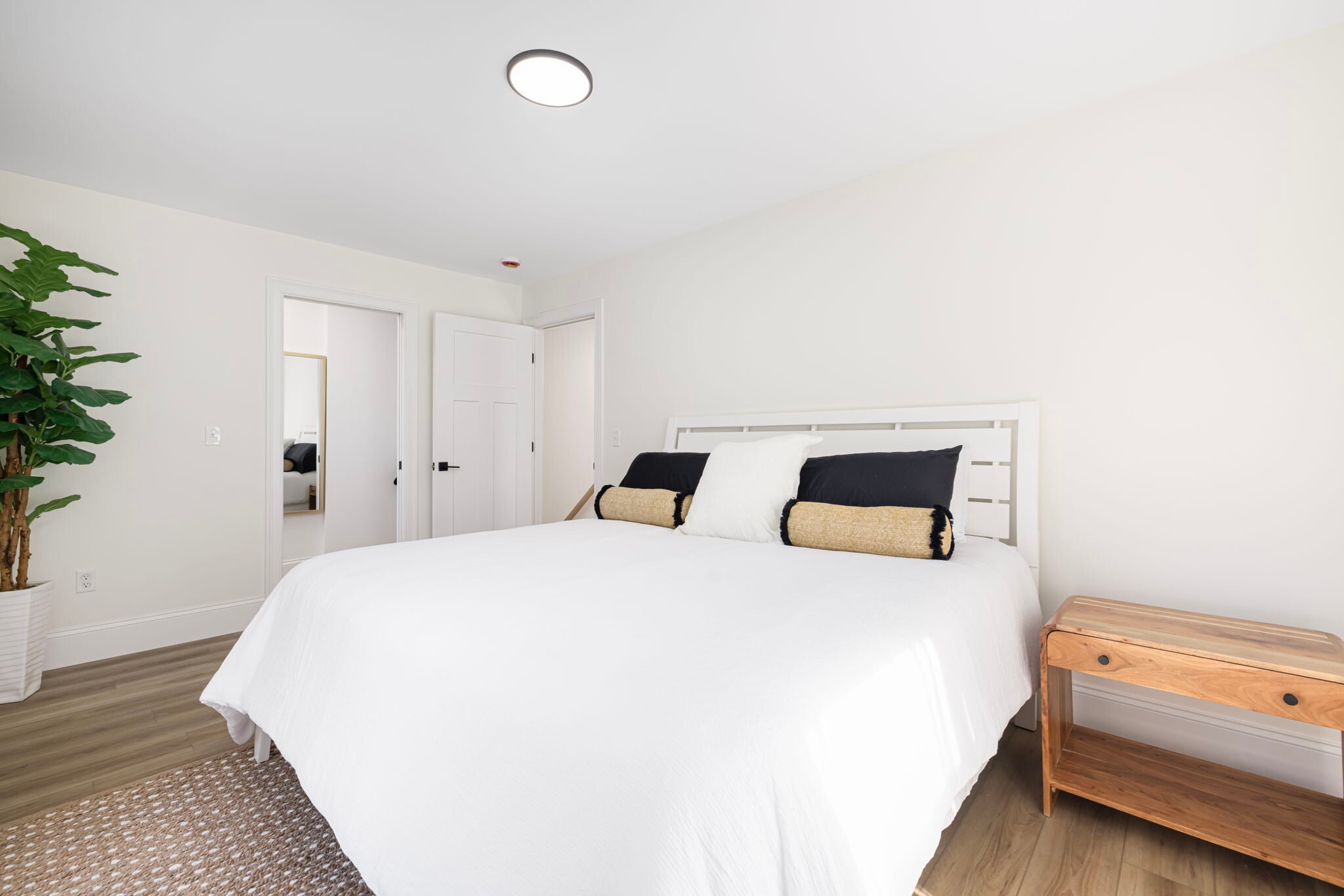 Building Photo - 50 S County Trl