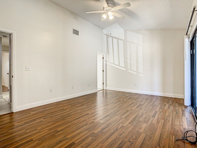 Building Photo - 4800 Rilma Ave