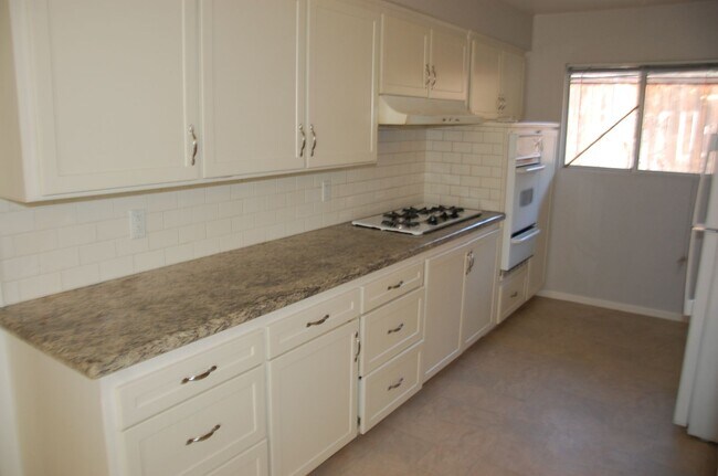 Building Photo - 092