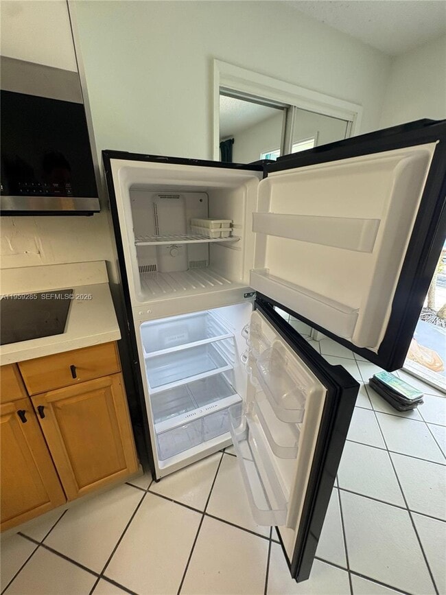 Building Photo - 3210 Canal Dr