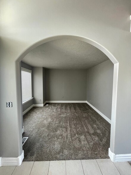 Building Photo - 1127 Elgin Ct