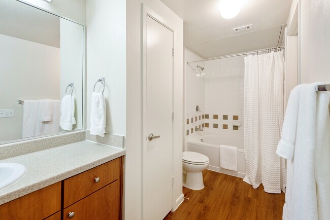Building Photo - 8540 Homeplace Dr