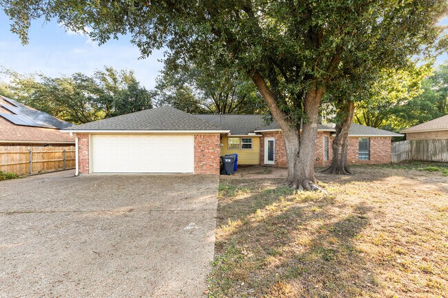 Building Photo - 412 Meadow Mountain Dr