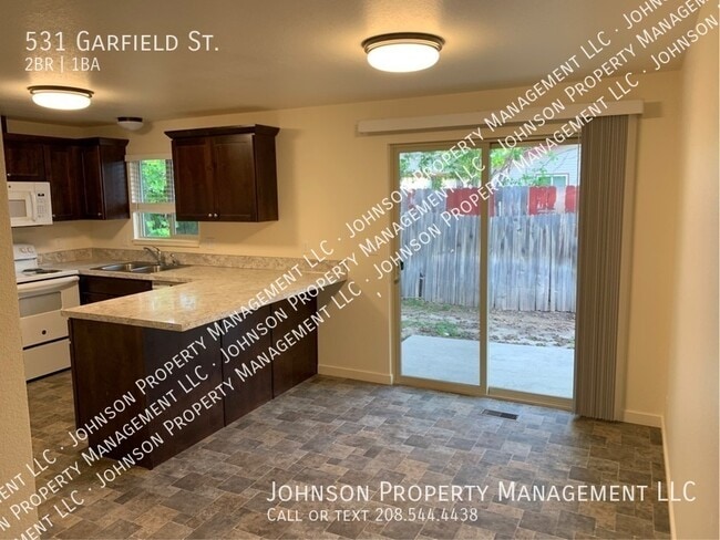 Building Photo - 531 Garfield St