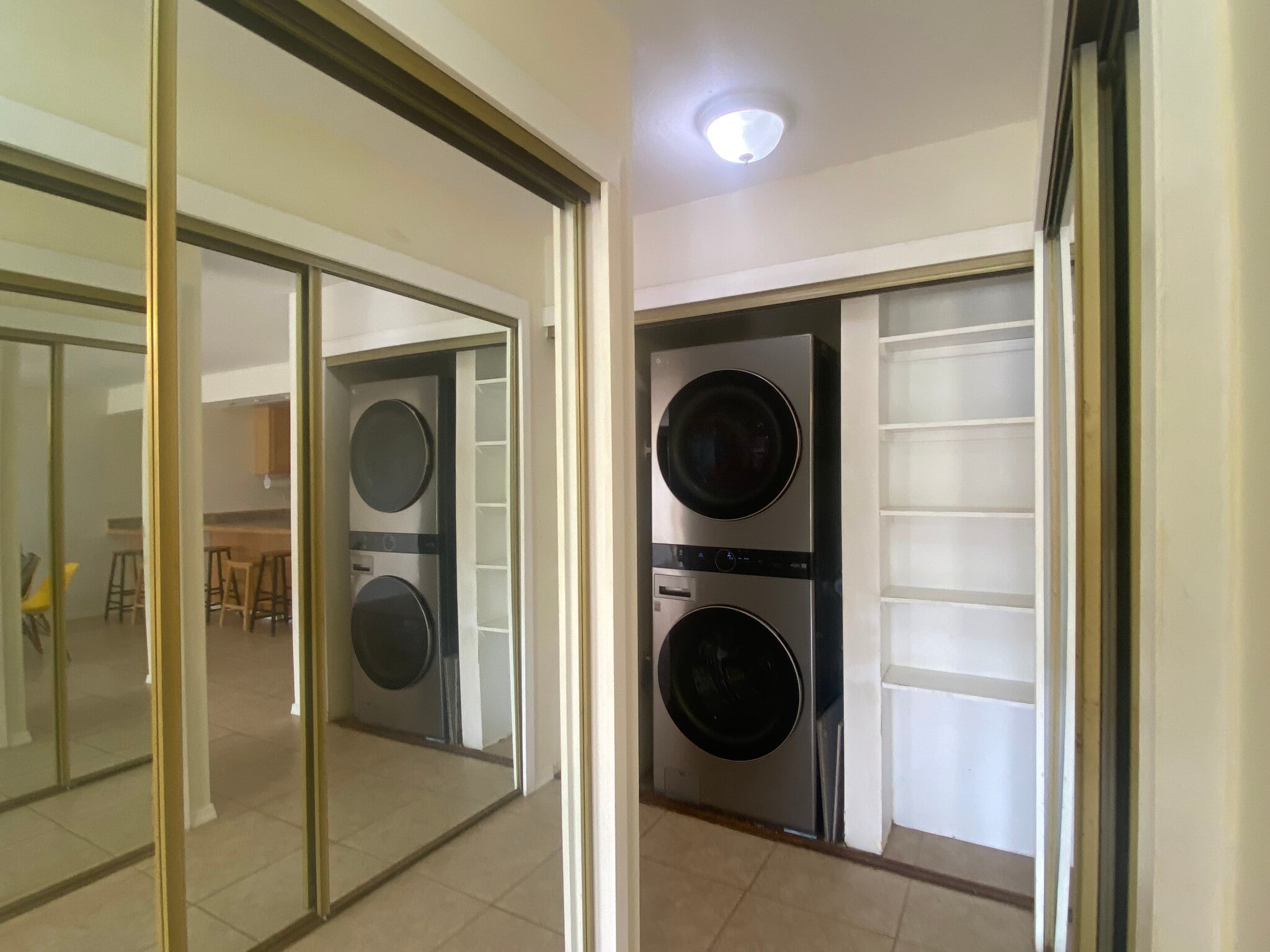Washer/Dryer - 531 Hahaione St
