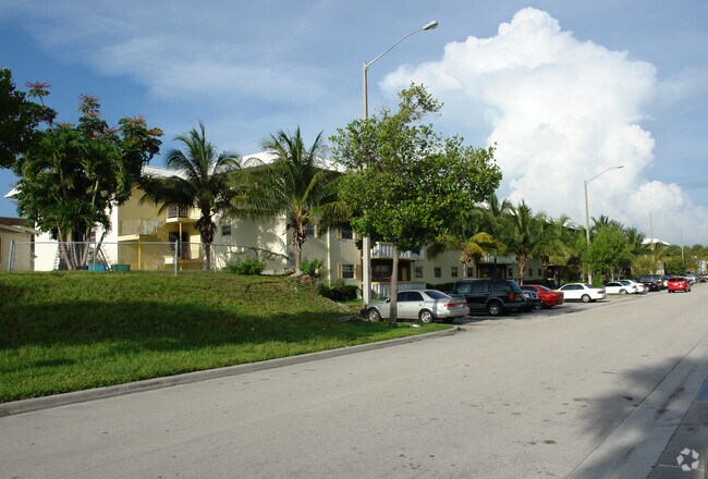 Building Photo - Amber Square Apartments