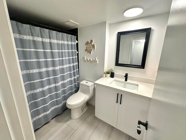 Building Photo - 630 Ocean Dr