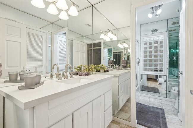 Building Photo - 5346 McCulloch Cir