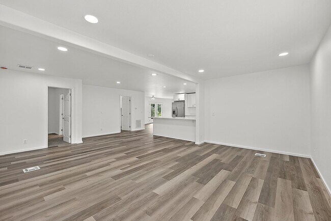 Building Photo - Updated 3-Bedroom Port Orchard Rambler with Covered Porch
