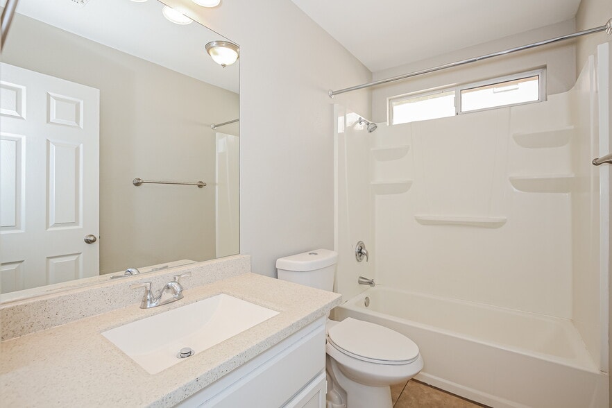 Building Photo - 1152 Maple Pines Ave