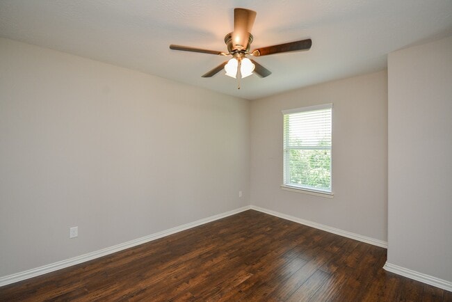 Building Photo - 6003 Hickory Hollow Dr