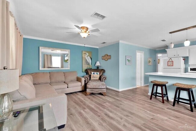 Building Photo - 19 W Gardenia St