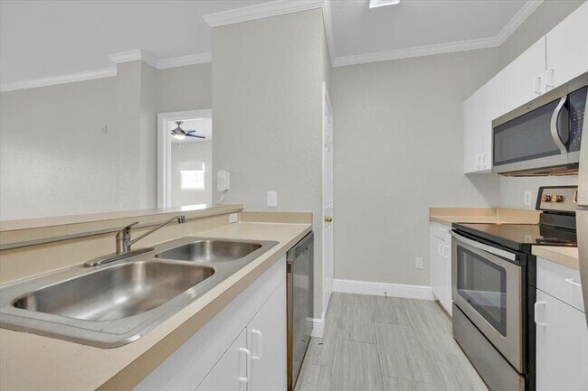 Building Photo - 3719 Conroy Rd
