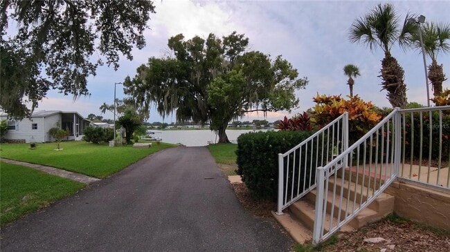 Building Photo - 2055 S Floral Ave