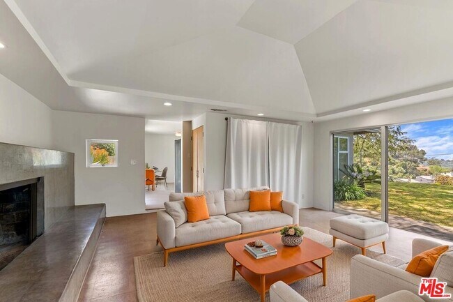 Building Photo - 4608 Nob Hill Dr