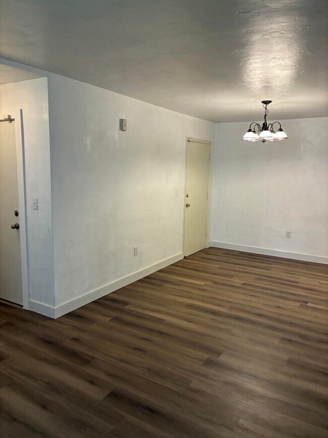 Building Photo - 9302 SW 77th Ave
