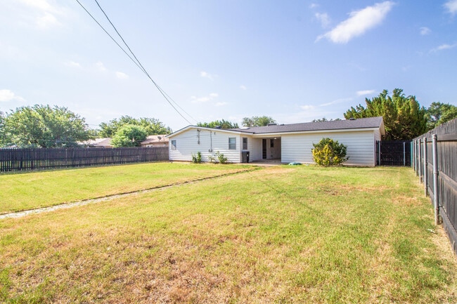 Building Photo - 4814 10th St