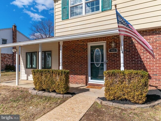 Building Photo - 402 S Cherry Grove Ave