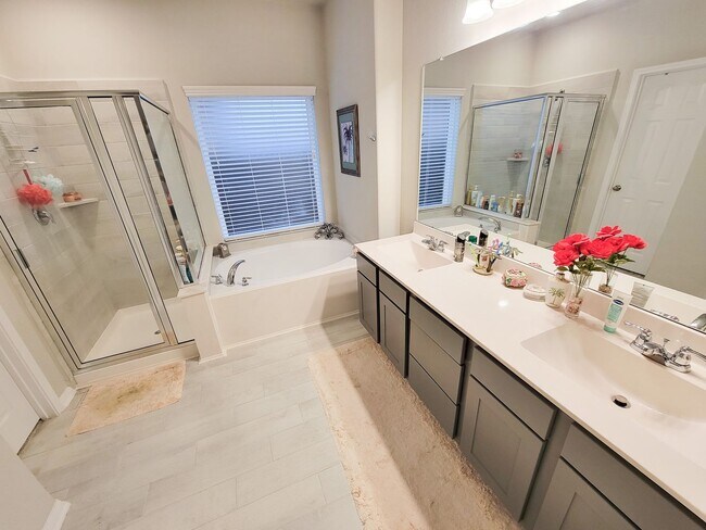 Building Photo - This stunning 2-year-old house with 4 beds, 3 baths, and an attached 2-car garage, it offers ampl...