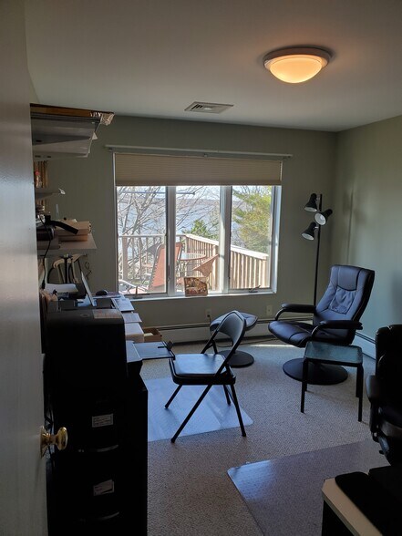 Building Photo - 575 Bay Rd