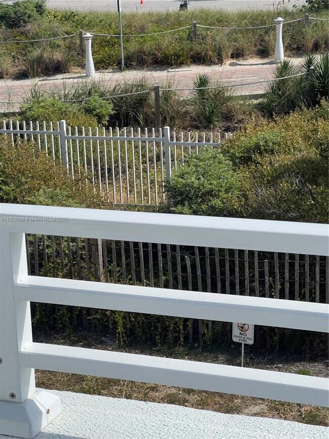 Building Photo - 345 Ocean Dr