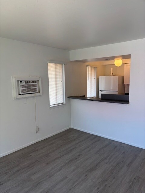 Building Photo - 637 Princeton Rd
