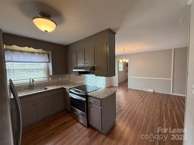Building Photo - 4712 Jamee Dr