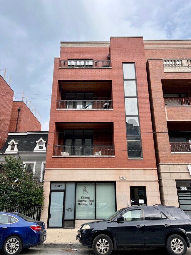 Primary Photo - 2507 N Halsted St