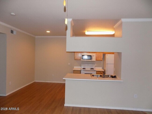 Building Photo - 5401 E Van Buren St
