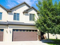 Building Photo - Beautiful 3-Bed, 2-Bath Townhome in Americ...
