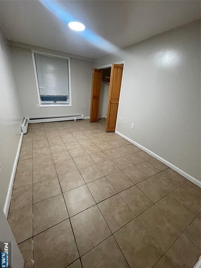 Building Photo - 171 Charles St