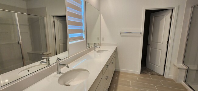 Building Photo - Brand New 4 Bedroom 3 Bathroom Home in Elk...