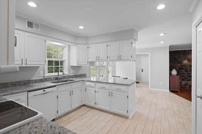 Building Photo - 4203 Maple Tree Ct