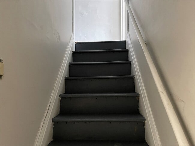 Building Photo - 15 Darlington Ave