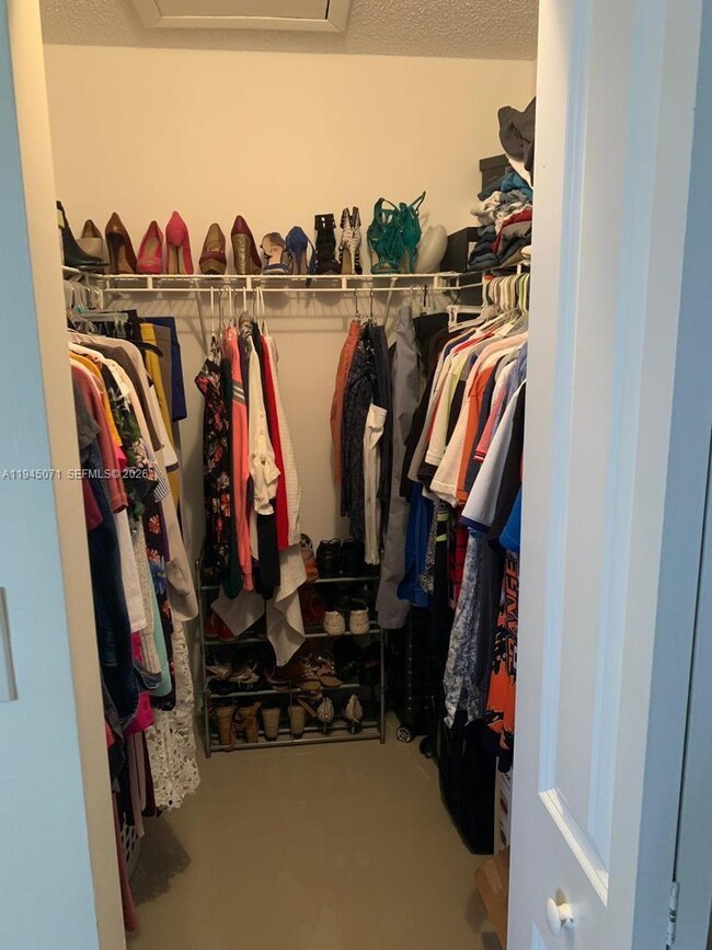 Building Photo - 240 NW 114th Ave