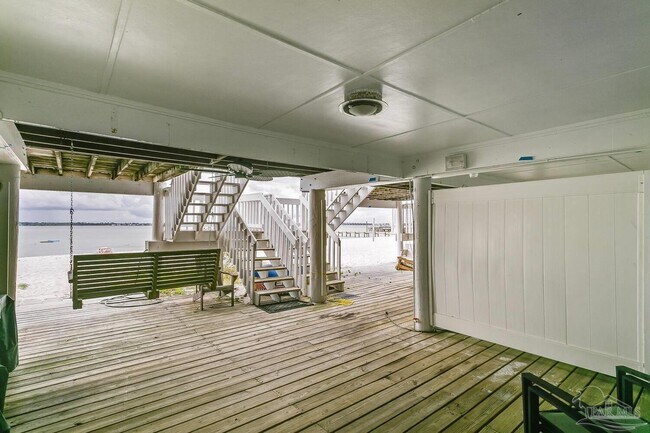 Building Photo - 1100 Fort Pickens Rd