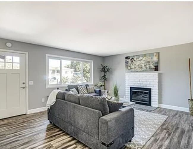Building Photo - **Amazing 4 bedroom 3 bathroom Home coming...