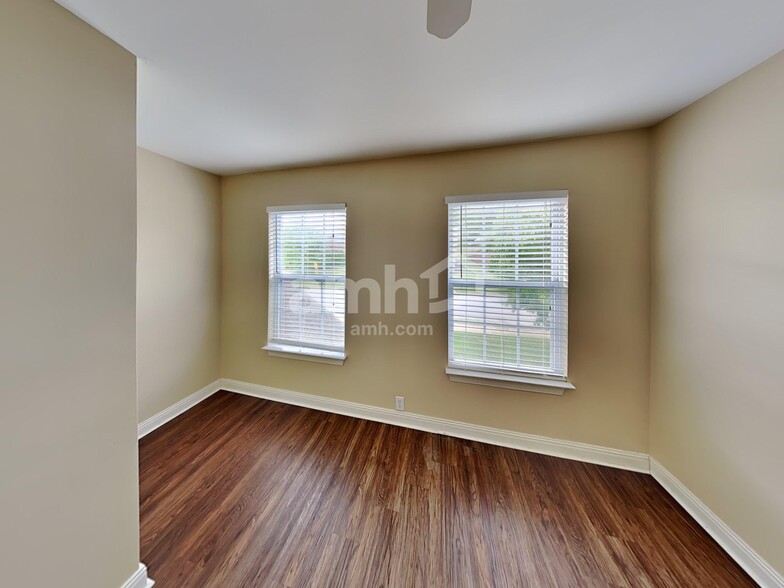 Building Photo - 6728 Autumn Oaks Dr