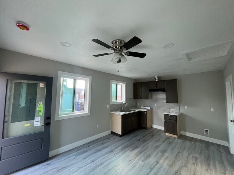 Building Photo - 9411 Burke St