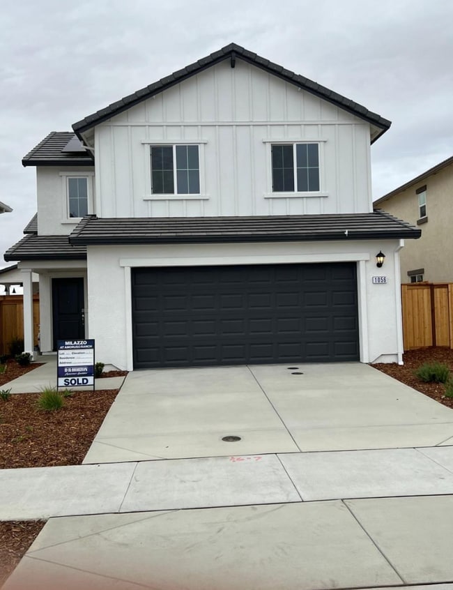 Building Photo - BRAND NEW (Roseville) 3/2.5!  I'm Beautifu...