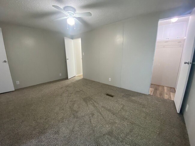 Building Photo - 1705 Creason Dr