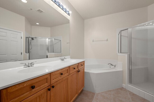 Building Photo - Beautiful Avila 3/2 with preserve view!