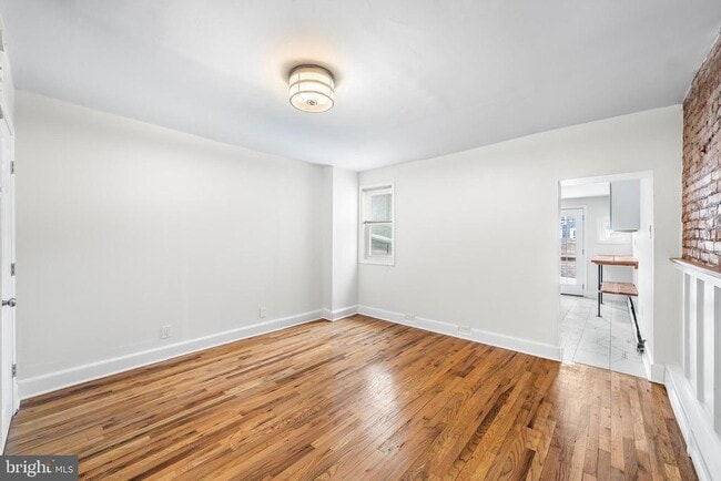 Building Photo - 2415 E Firth St