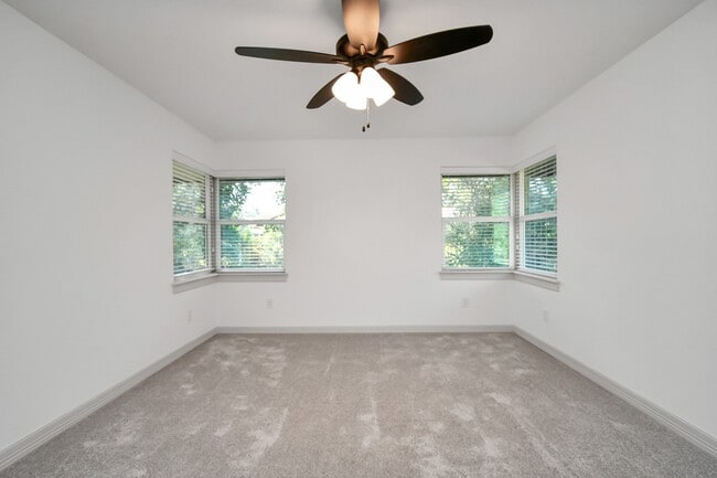 Building Photo - 1805 East Ave