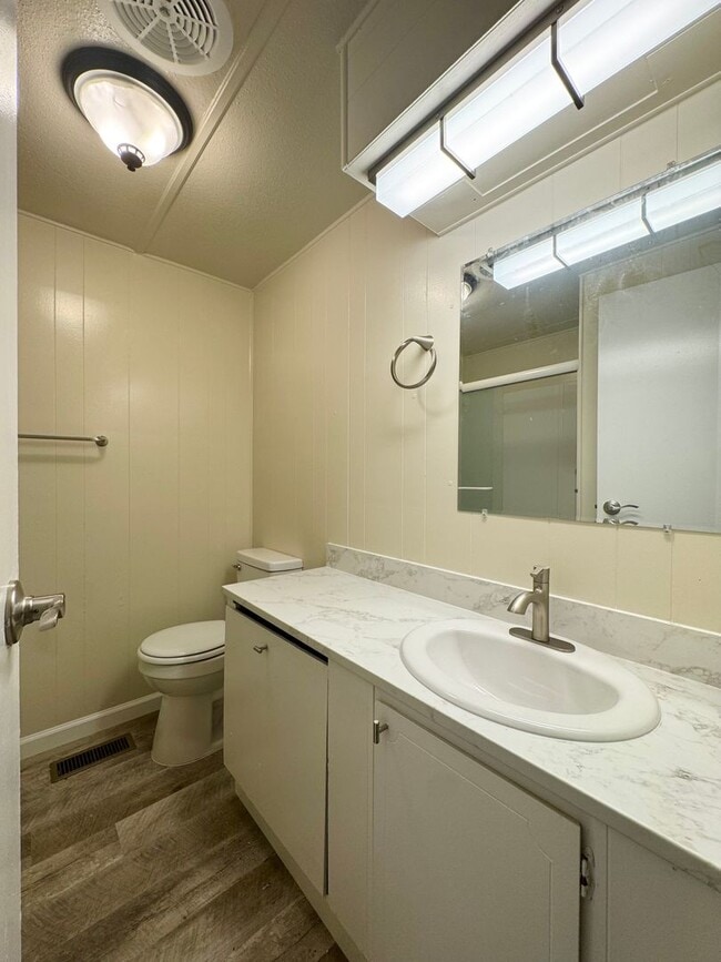 Building Photo - Looking for Tranquility? Look No Further!